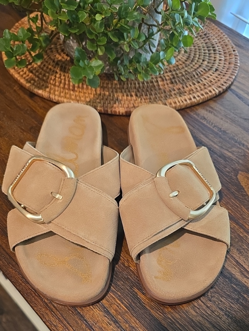 Sam Edelman Tan Suede Buckle Crossband Slides - Picture 3 of 10